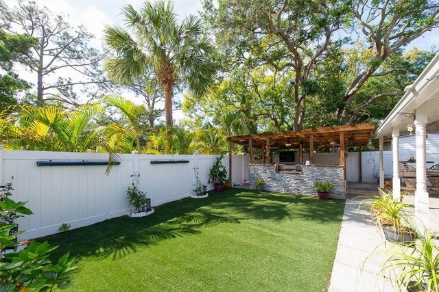 819 10TH STREET SW, Largo, FL 33770