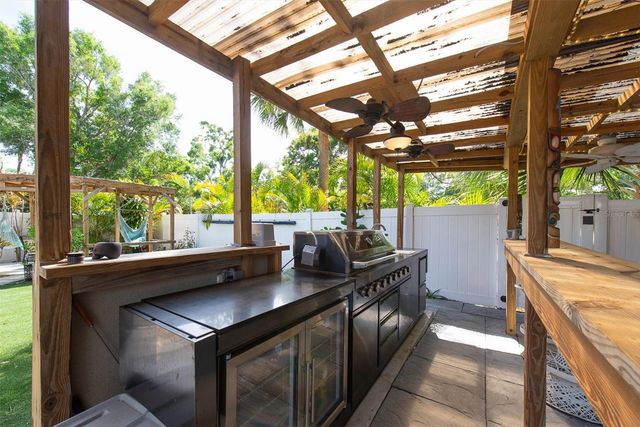 819 10TH STREET SW, Largo, FL 33770