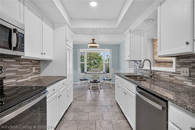 10 Azure Hills Drive, Van Buren, AR 72956