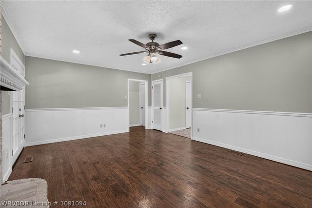 10 Azure Hills Drive, Van Buren, AR 72956
