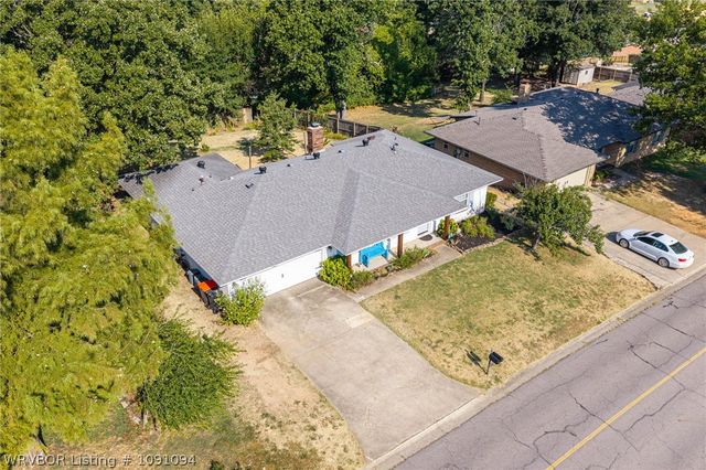 10 Azure Hills Drive, Van Buren, AR 72956