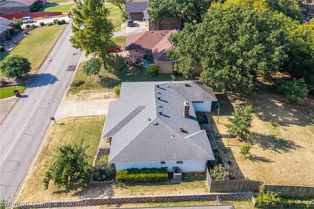 10 Azure Hills Drive, Van Buren, AR 72956