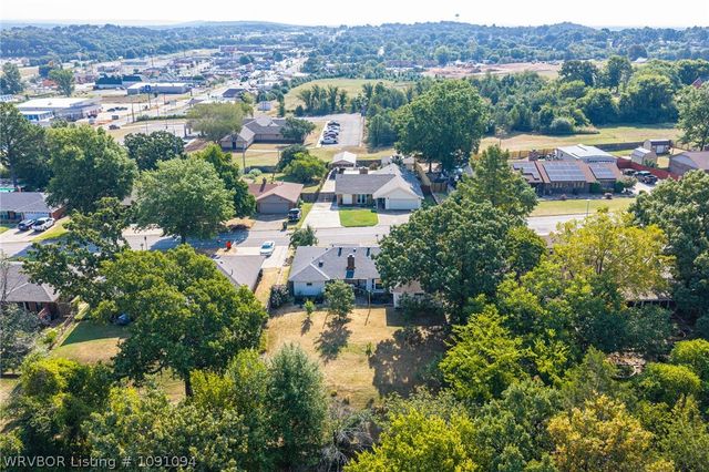 10 Azure Hills Drive, Van Buren, AR 72956