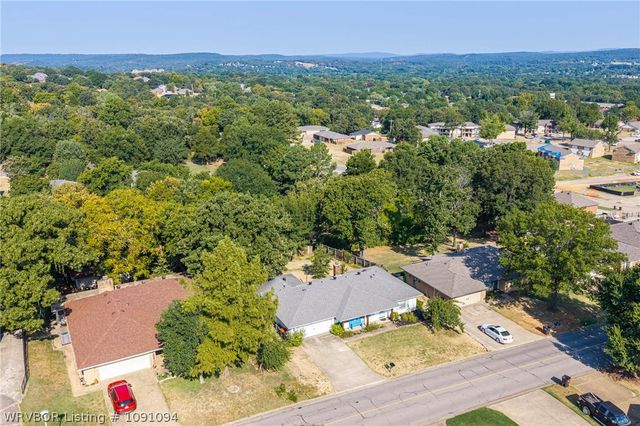 10 Azure Hills Drive, Van Buren, AR 72956