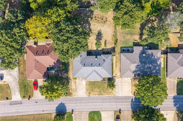 10 Azure Hills Drive, Van Buren, AR 72956