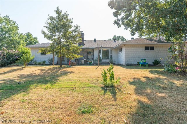 10 Azure Hills Drive, Van Buren, AR 72956
