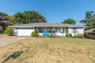 10 Azure Hills Drive, Van Buren, AR 72956
