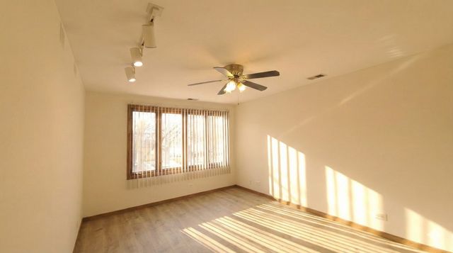 445 W 37th Street 1, Chicago, IL 60609