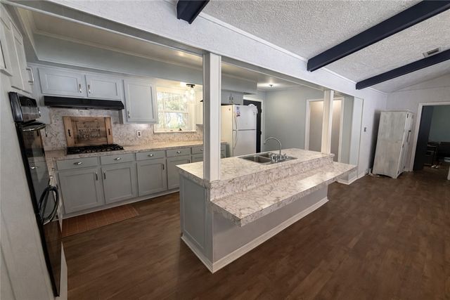 31 Hawaii Lane, Hilltop Lakes, TX 77871