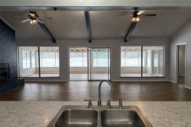 31 Hawaii Lane, Hilltop Lakes, TX 77871