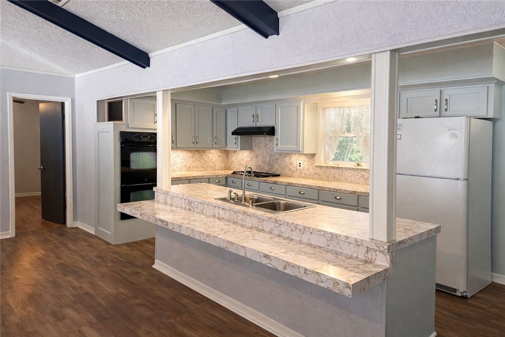 31 Hawaii Lane, Hilltop Lakes, TX 77871 — photo 4