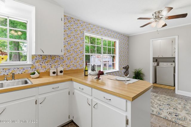 205 Woodside Drive, Petal, MS 39465