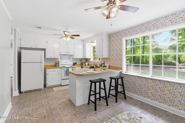 205 Woodside Drive, Petal, MS 39465