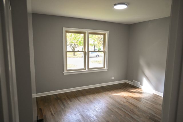 407 N 2nd Avenue, Maywood, IL 60153