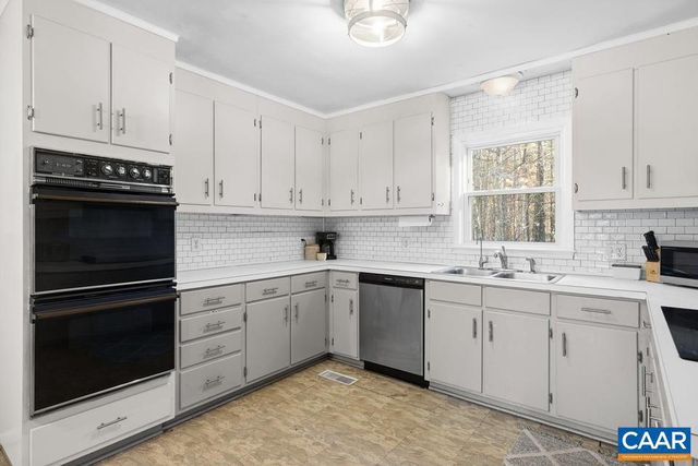 706 ZION RD, Zion Crossroads, VA 22942