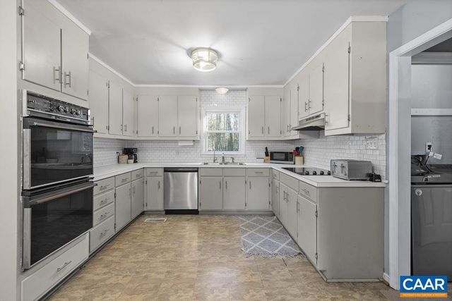 706 ZION RD, Zion Crossroads, VA 22942