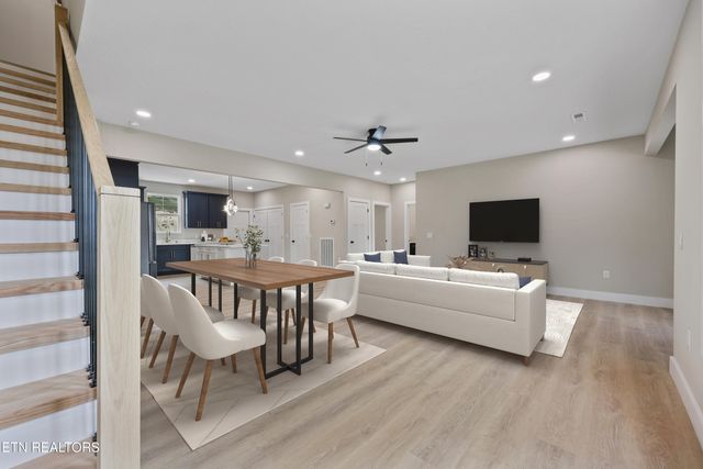 1024 N Gay St, Dandridge, TN 37725