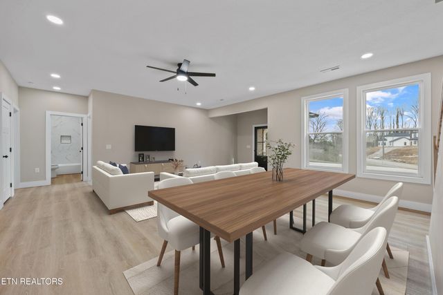 1024 N Gay St, Dandridge, TN 37725