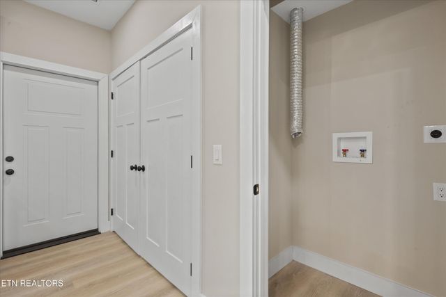 1024 N Gay St, Dandridge, TN 37725