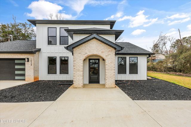 1024 N Gay St, Dandridge, TN 37725