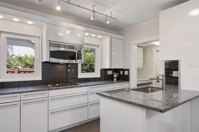 517 W YALE STREET, Orlando, FL 32804