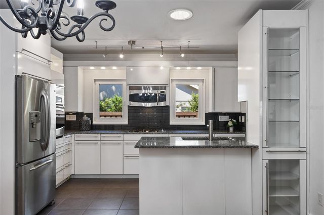 517 W YALE STREET, Orlando, FL 32804