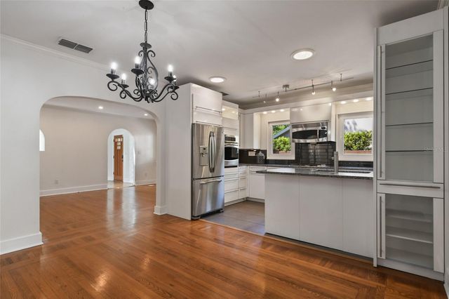 517 W YALE STREET, Orlando, FL 32804