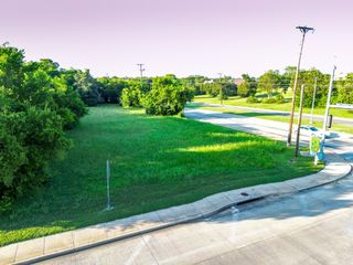 727 E Pleasant Runn Road, Cedar Hill, TX 75104