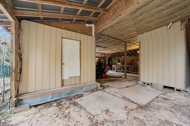 242 Cody Lane, Bastrop, TX 78602