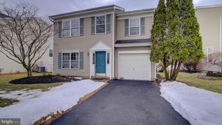 32 MANLEY RD, Pennington, NJ 08534