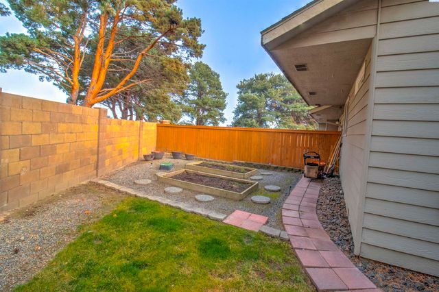 3721 W 29th Ct, Kennewick, WA 99337