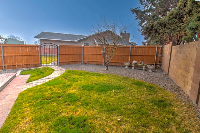 3721 W 29th Ct, Kennewick, WA 99337