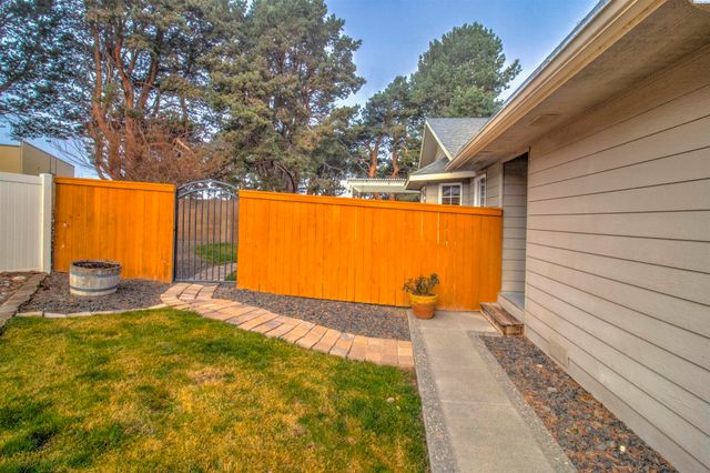 3721 W 29th Ct, Kennewick, WA 99337