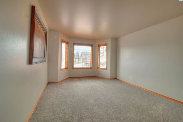 3721 W 29th Ct, Kennewick, WA 99337