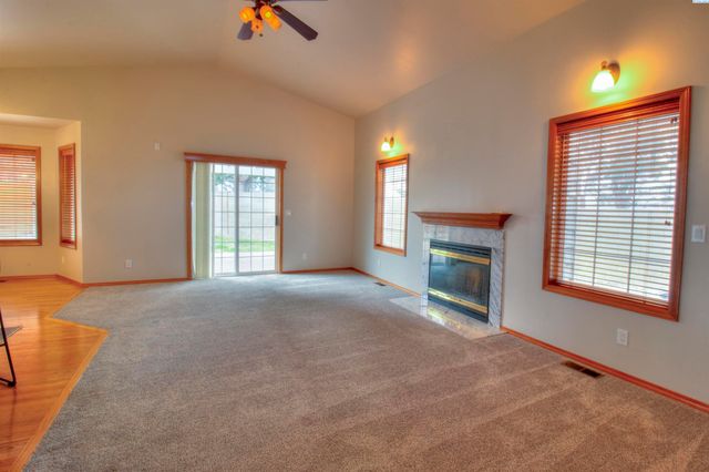 3721 W 29th Ct, Kennewick, WA 99337