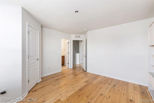 27999 Middleton Drive, Novi, MI 48377