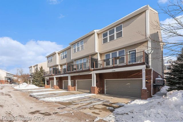 27999 Middleton Drive, Novi, MI 48377