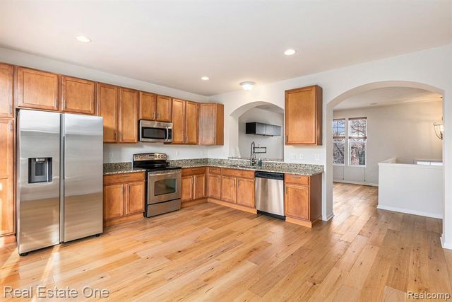 27999 Middleton Drive, Novi, MI 48377