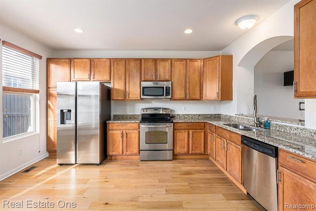 27999 Middleton Drive, Novi, MI 48377