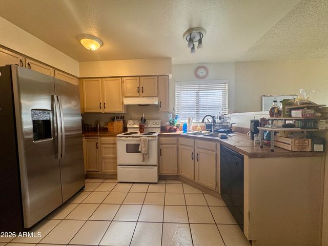 4051 E MOUNTAIN VISTA Drive, Phoenix, AZ 85048