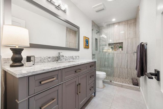 201 Las Lomas, Palm Desert, CA 92260
