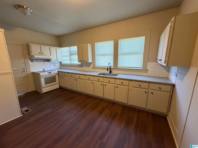 2610 AVENUE I, Birmingham, AL 35218