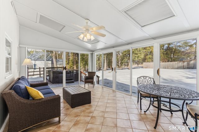 14 Richard Road, Simsbury, CT 06070