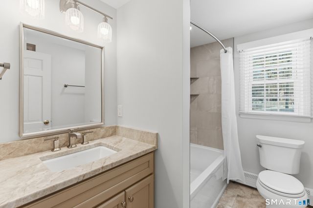 14 Richard Road, Simsbury, CT 06070