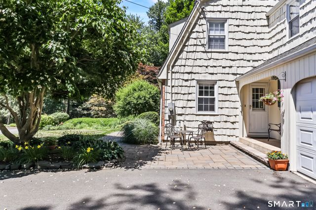 14 Richard Road, Simsbury, CT 06070