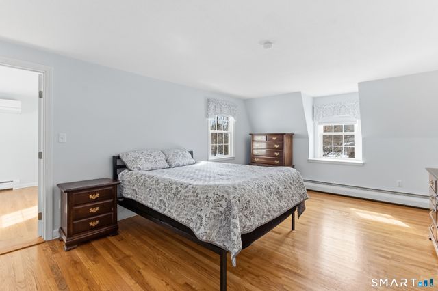 14 Richard Road, Simsbury, CT 06070