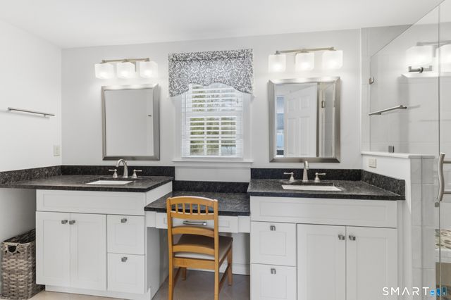 14 Richard Road, Simsbury, CT 06070