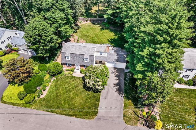 14 Richard Road, Simsbury, CT 06070