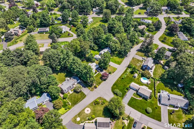 14 Richard Road, Simsbury, CT 06070