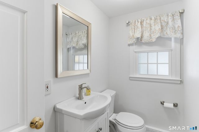 14 Richard Road, Simsbury, CT 06070